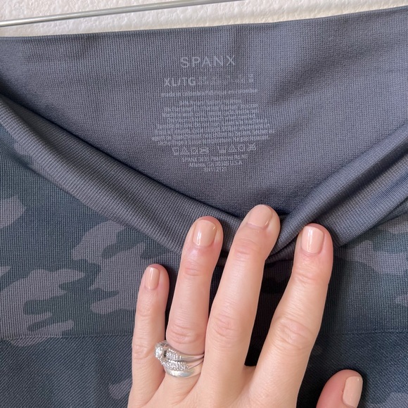 Spanx camo leggings size XL - Picture 5 of 6